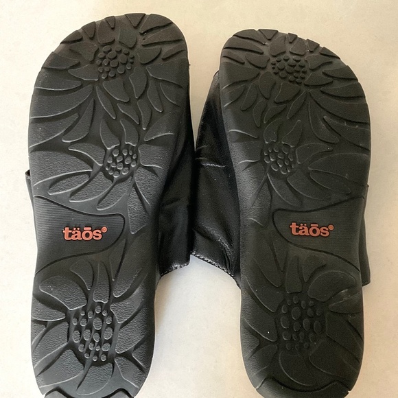 TAOS Gift 2 Black Leather Sandal Size 10 Like New - Picture 7 of 8